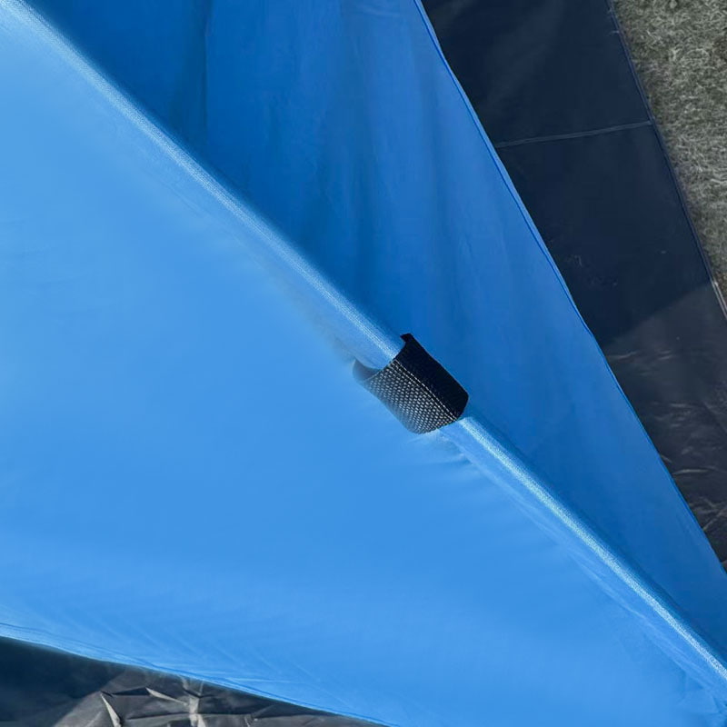 Leichtes, dreiseitig belüftetes Strandzelt