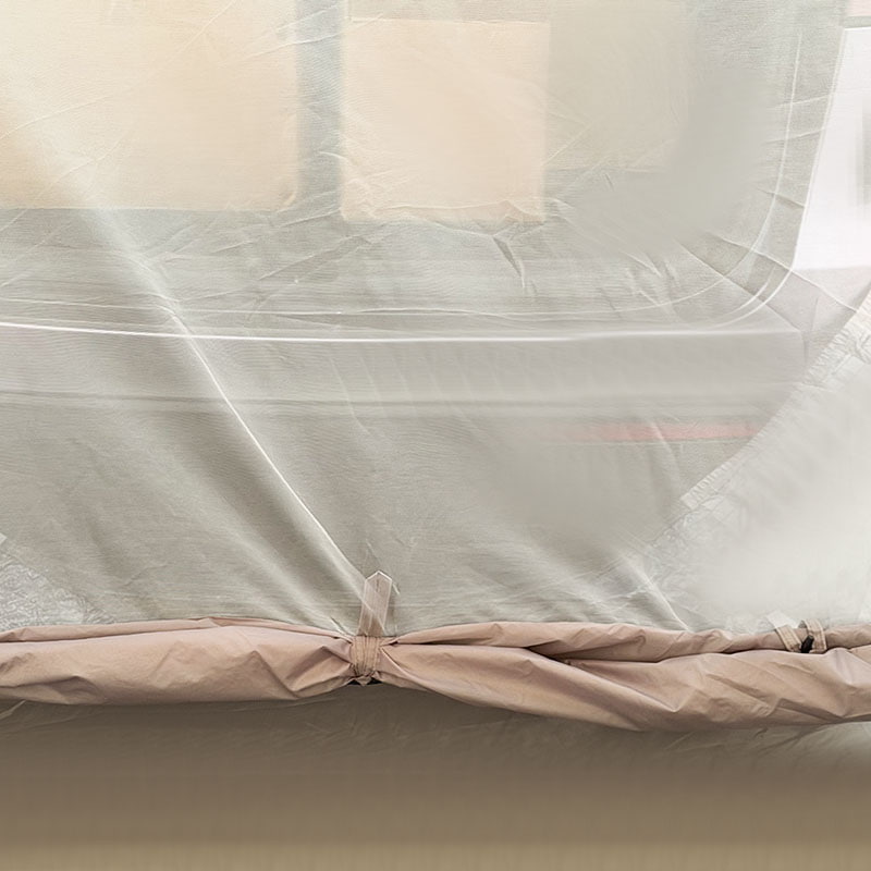 Doppelschichtiges Outdoor-Campingzelt, das an der Rückseite eines Fahrzeugs befestigt werden kann