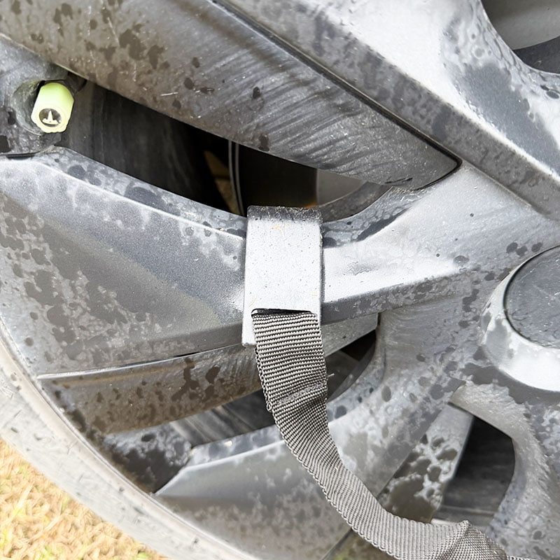 Doppelschichtiges Outdoor-Campingzelt, das an der Rückseite eines Fahrzeugs befestigt werden kann