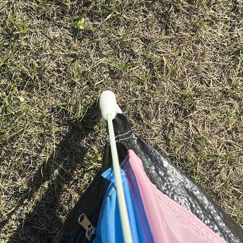 Buntes faltbares Zelt für Kinder im Freien