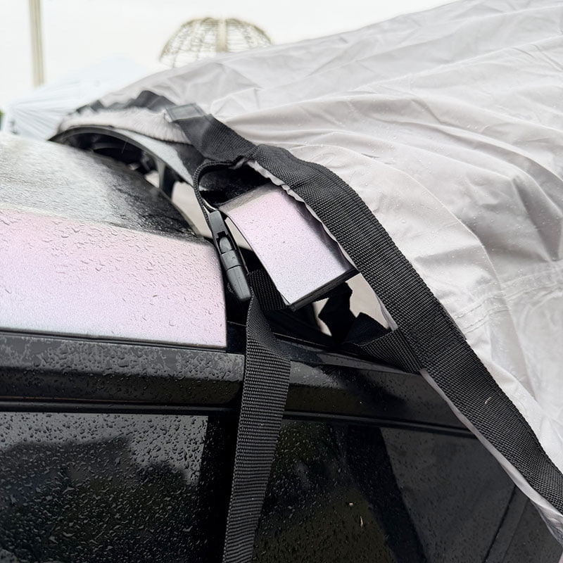 Doppelschichtiges Outdoor-Campingzelt, das an der Rückseite eines Fahrzeugs befestigt werden kann