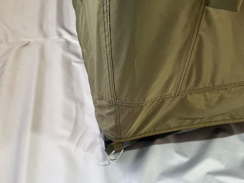 Kleines aufblasbares Campingzelt in Militärgrün Kleines aufblasbares Campingzelt in Militärgrün