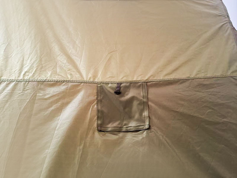 Kleines aufblasbares Campingzelt in Militärgrün Kleines aufblasbares Campingzelt in Militärgrün