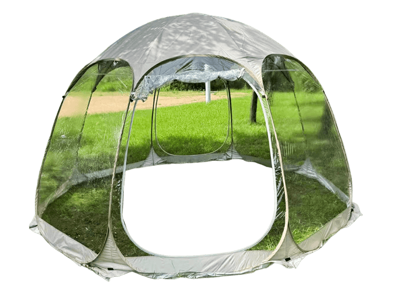 Transparentes Campingzelt im Freien